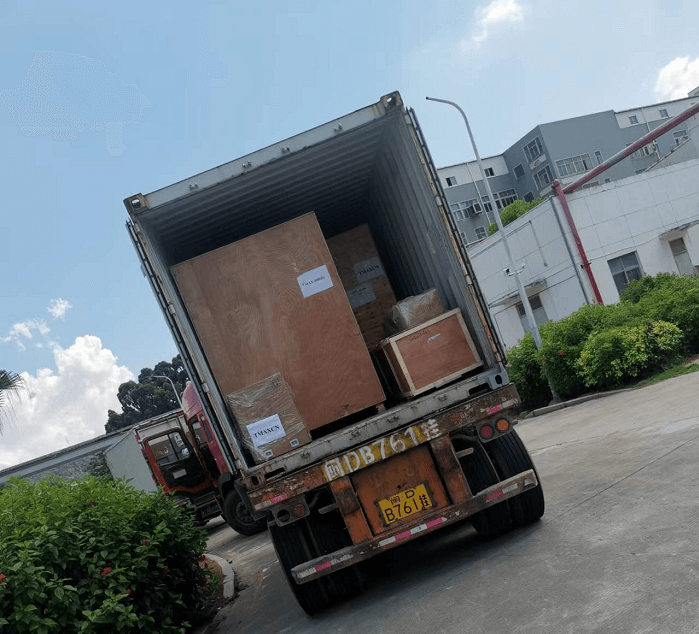 Máquina de linha de montagem de baterias semiautomáticas TMAX enviada para a Tailândia